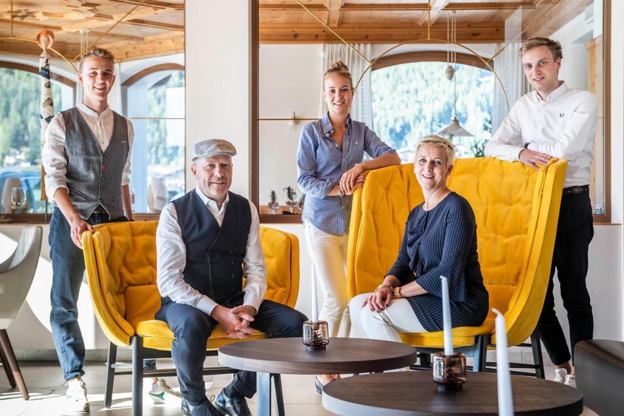 ホテル Rainell Dolomites Retreat オルティゼーイ エクステリア 写真
