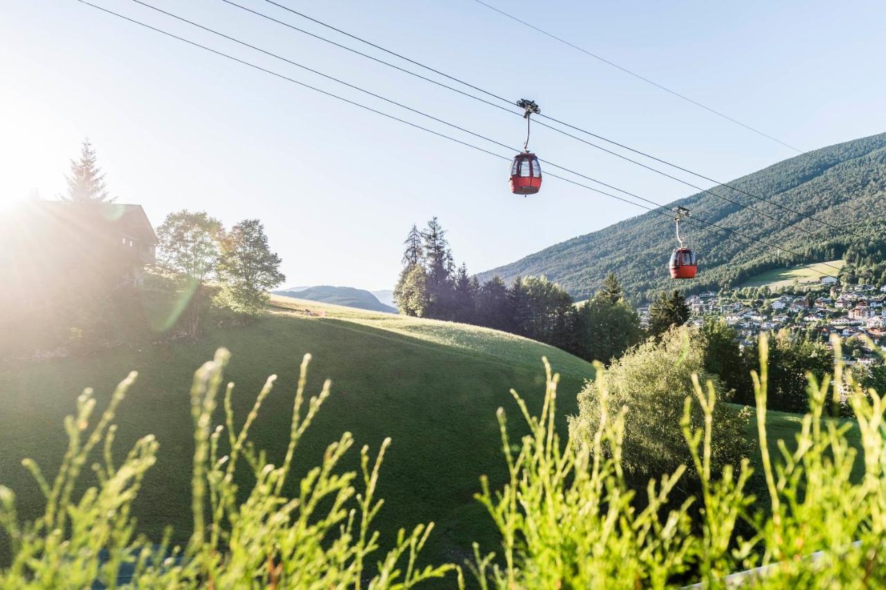 ホテル Rainell Dolomites Retreat オルティゼーイ エクステリア 写真