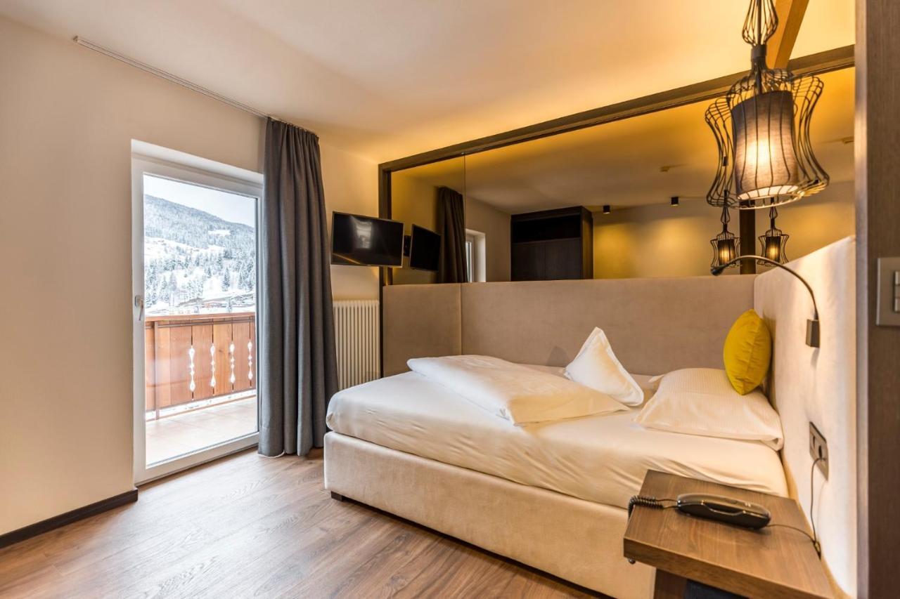ホテル Rainell Dolomites Retreat オルティゼーイ 部屋 写真