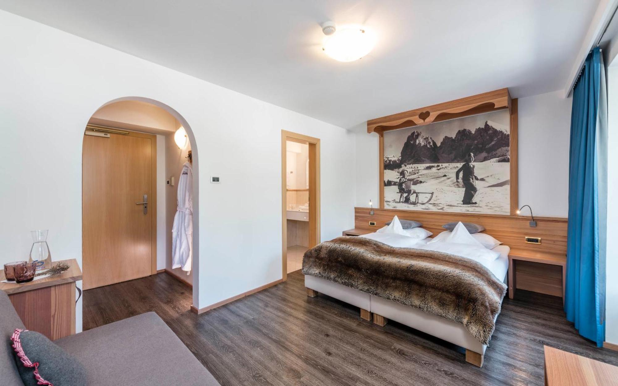 ホテル Rainell Dolomites Retreat オルティゼーイ 部屋 写真