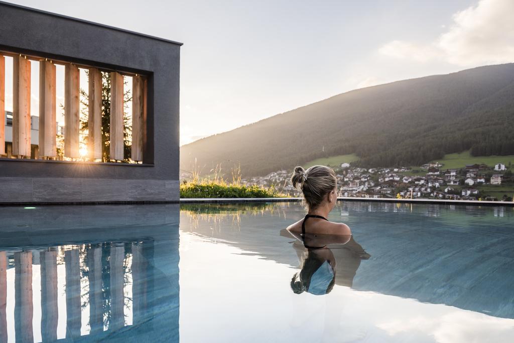 ホテル Rainell Dolomites Retreat オルティゼーイ エクステリア 写真