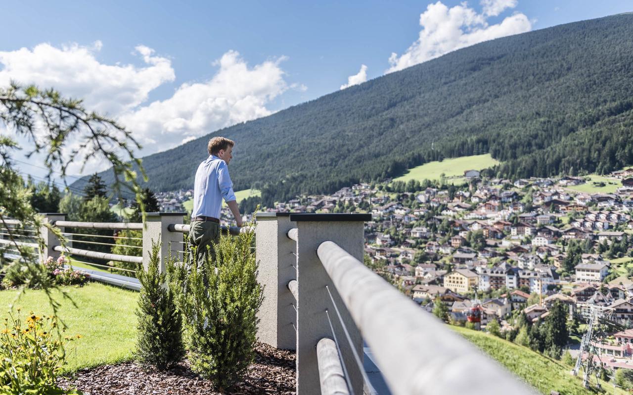 ホテル Rainell Dolomites Retreat オルティゼーイ エクステリア 写真
