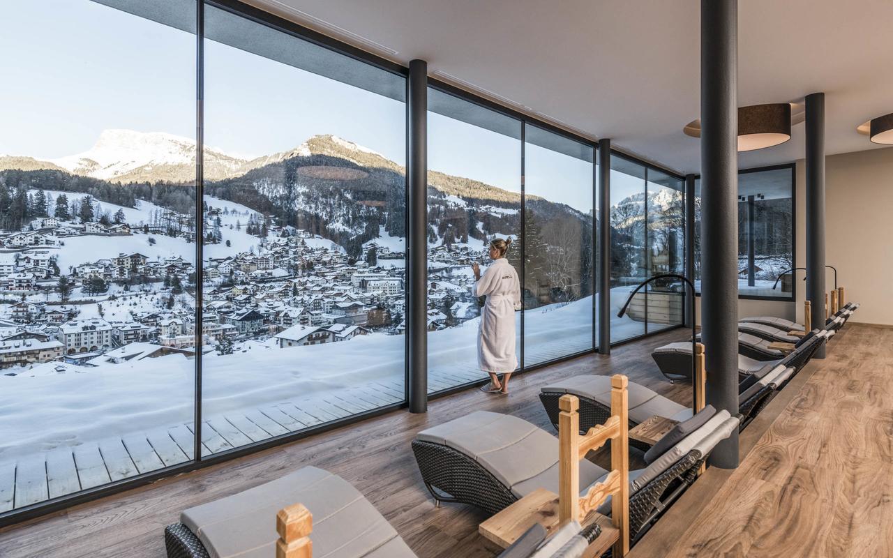 ホテル Rainell Dolomites Retreat オルティゼーイ エクステリア 写真