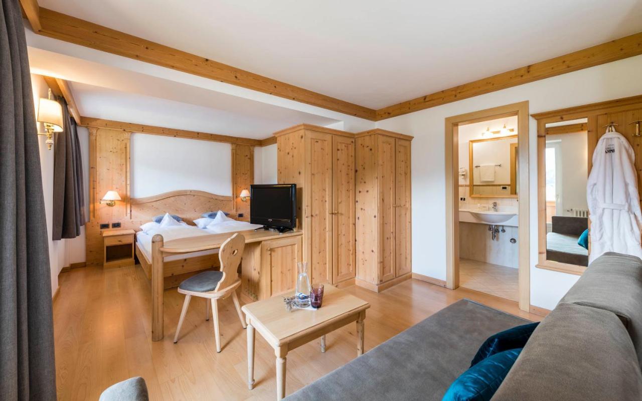 ホテル Rainell Dolomites Retreat オルティゼーイ エクステリア 写真